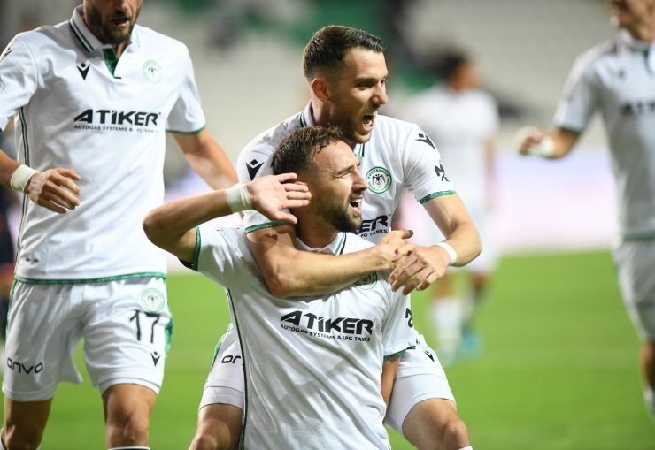 Konyaspor’da 8 futbolcu geldi, 15 gitti