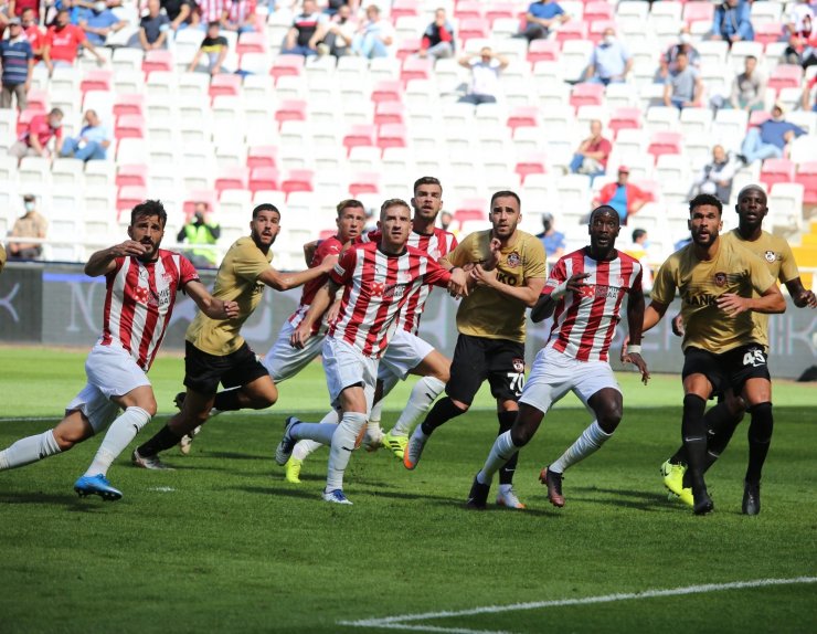 Sivasspor ligdeki üçüncü beraberliğini aldı
