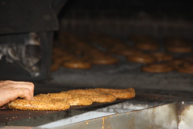 Osmanlı’dan günümüze vazgeçilmez lezzet ‘kara fırın simidi’