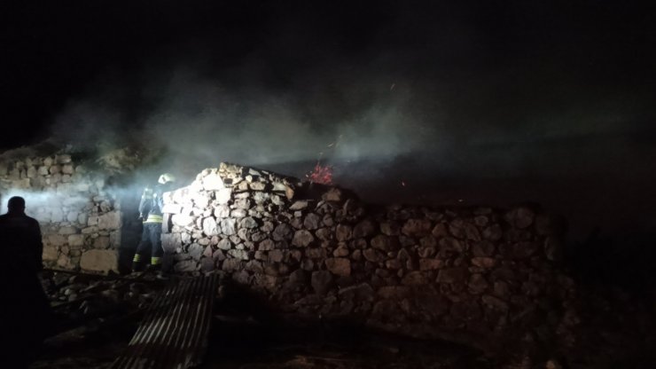 Konya’da ahırda çıkan yangın ucuz atlatıldı