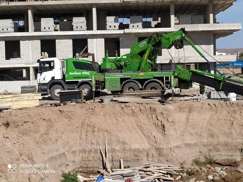 Üzen Haber! Aksaray'da Üzerine İnşaat Malzemesi Düşen İşçi Hayatını Kaybetti