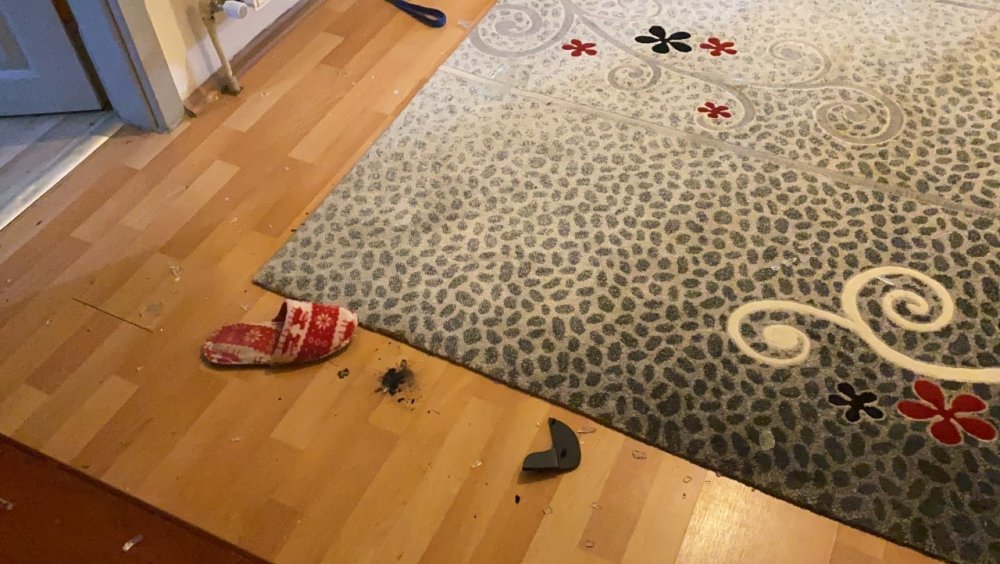Aksaray'da Sinir Krizi Geçiren Genç Kendini Kilitlediği Evde Eşyaları Kırıp, Evi Ateşe Verdi