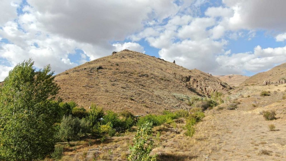 "Gelin Taşı'nı" Gören Dönüp Bir Daha Bakıyor