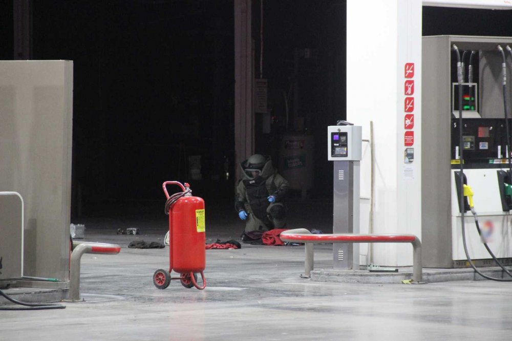 Konya'da akaryakıt istasyonundaki şüpheli valizler korkuttu