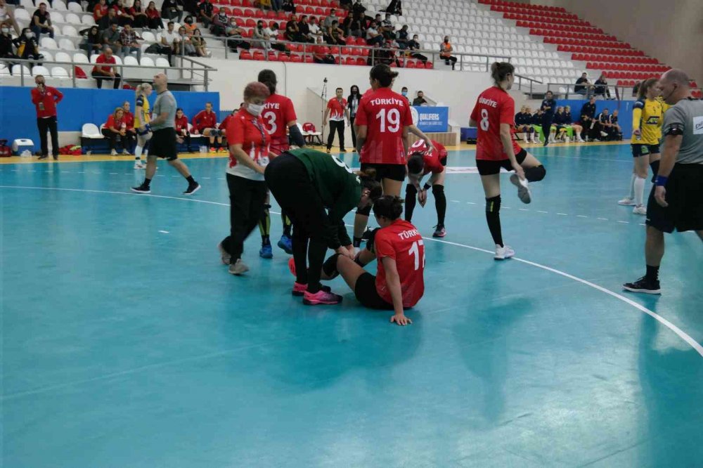 A Milli Kadın Hentbol Takımı İsveç’e Yenildi