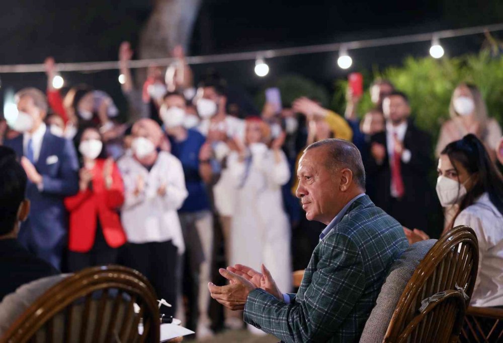 Cumhurbaşkanı Erdoğan, Gençlerle Buluştu