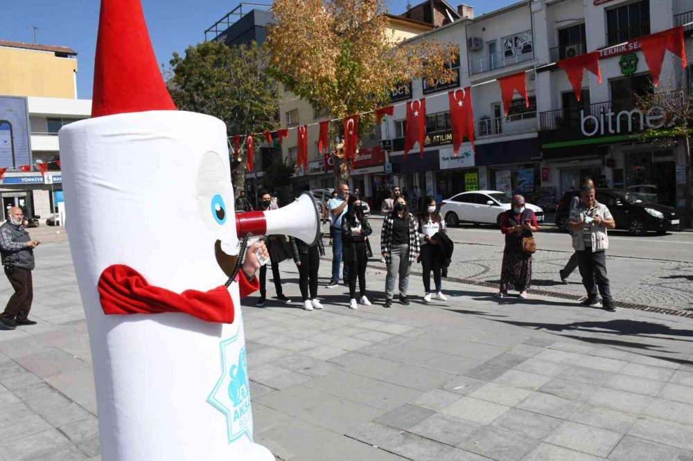 Aksaray'da Aşı Maskotu Meydanda ‘mavi’ Kategori İçin Vatandaşlara Seslendi