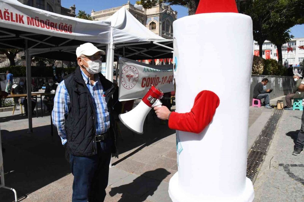 Aksaray'da Aşı Maskotu Meydanda ‘mavi’ Kategori İçin Vatandaşlara Seslendi