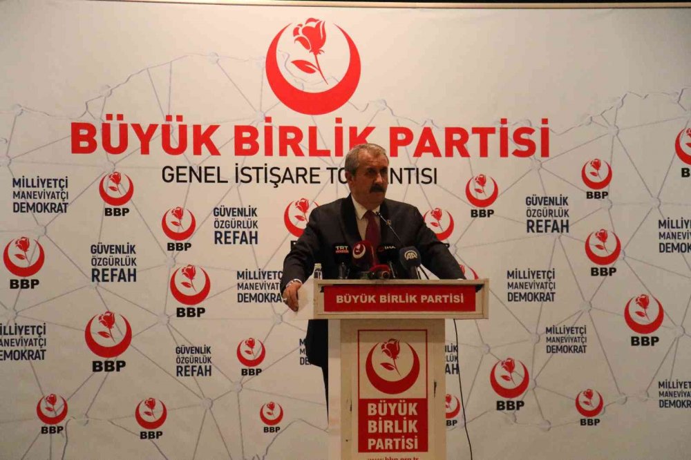 Destici: “Terör ve Şiddete Bulaşmadığı Sürece Her Fikir Özgürce Söylenebilir”