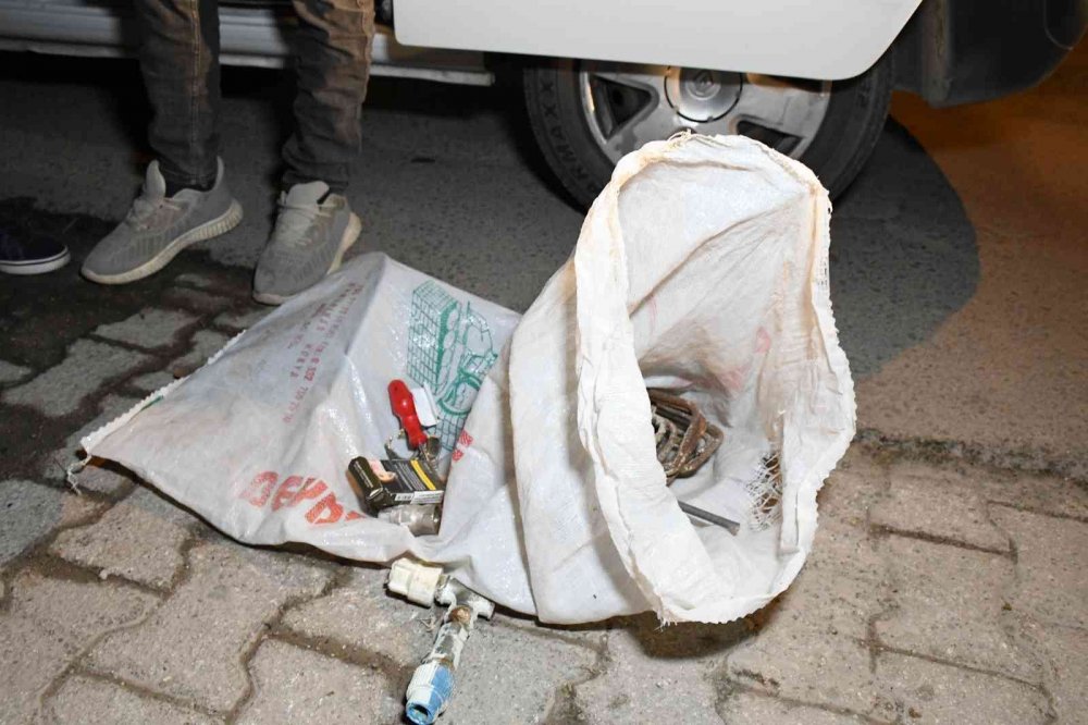 Aksaray'da inşaattan demir çalan şahıs kıskıvrak yakalandı