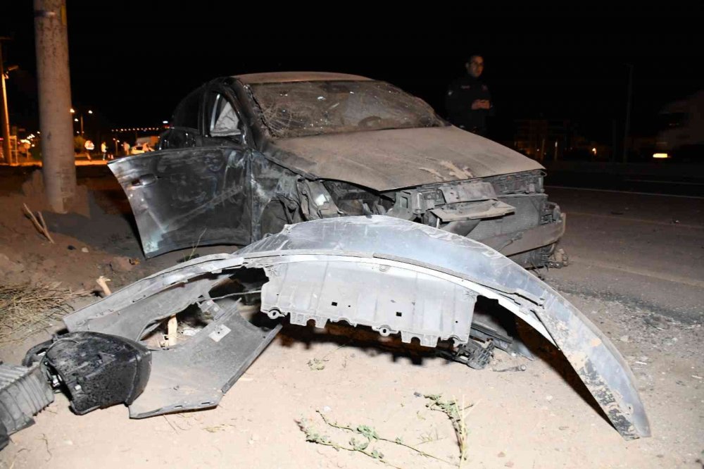 Aksaray'da otomobillerin hurdaya döndüğü kazada 3 kişi yaralandı