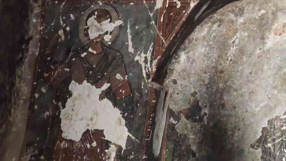 Allah'ım akıl fikir ver! Defineciler tarihi kiliseyi talan ettiler