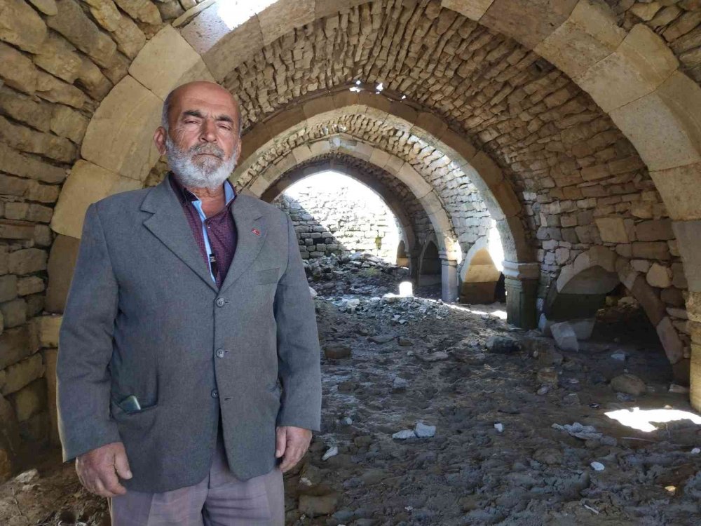 Sular Çekilince Ortaya Çıkan Altınapa Hanı Hala Ayakta