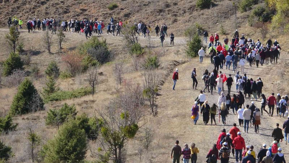 29 Ekim Coşkusu! İstiklal Yolu’nda Zafer Yürüyüşü