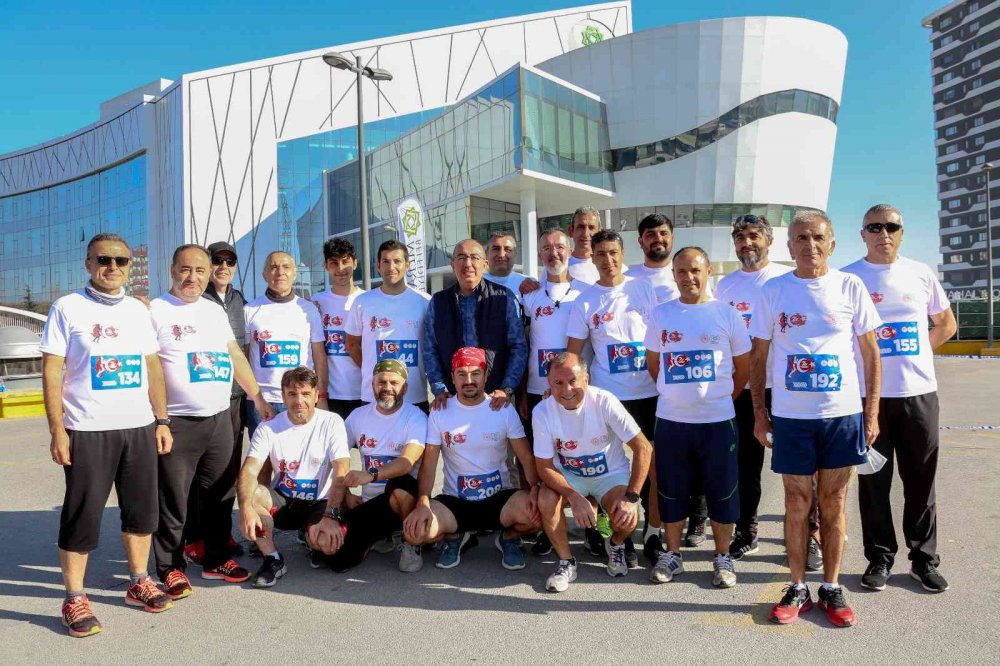 Konya’da Cumhuriyet Koşusu! Vatandaşlardan Yoğun Katılım