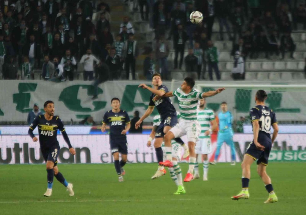 Spor Toto Süper Lig: Konyaspor: 2 - Fenerbahçe: 1 (Maç sonucu)