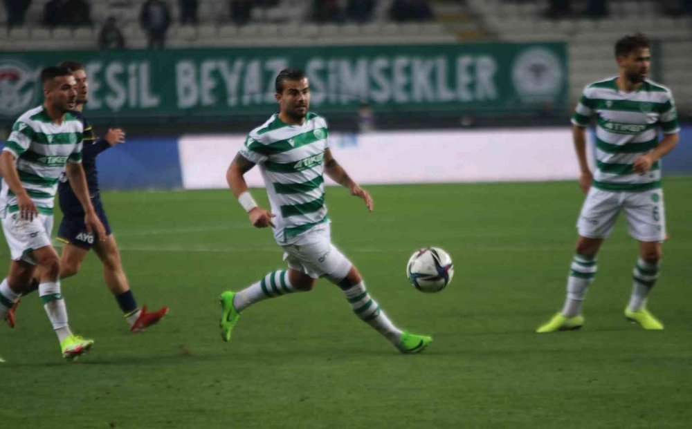 Spor Toto Süper Lig: Konyaspor: 2 - Fenerbahçe: 1 (Maç sonucu)