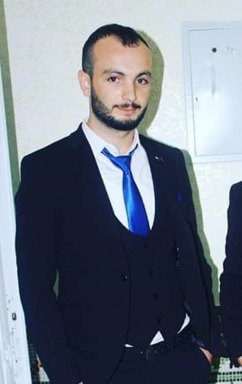 18 Yaşındaki Genç, Annesine Mesaj Atan Adamı Öldürdü