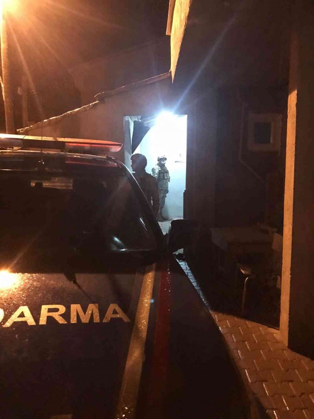 18 Yaşındaki Genç, Annesine Mesaj Atan Adamı Öldürdü