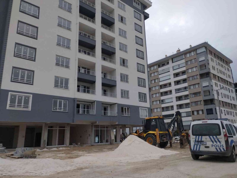 Konya'da İnşaatın 7’inci Katından Düşen İşçi Ağır Yaralandı