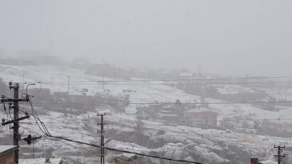 Aksaray’da yüksek kesimlere mevsimin ilk karı Yağdı