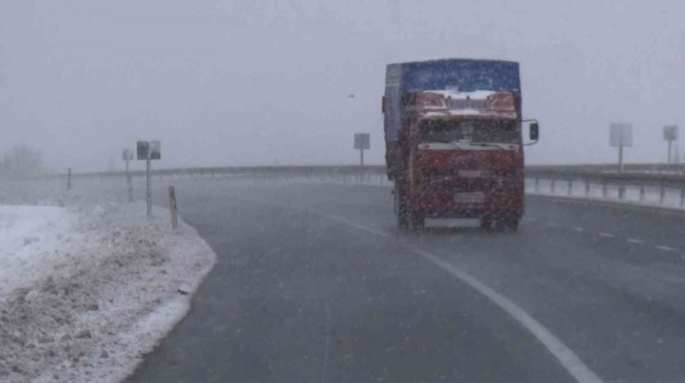 Aksaray’da yüksek kesimlere mevsimin ilk karı Yağdı
