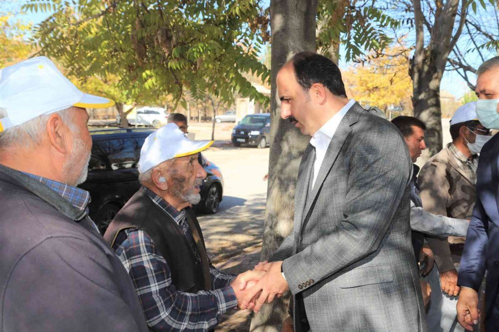 Altay Güneysınır ve Çumra’nın mahallelerinde vatandaşlarla bir araya geldi