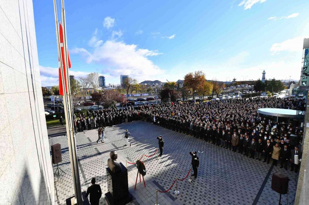 Başkent Ankara Ata’sı için tek yürek oldu