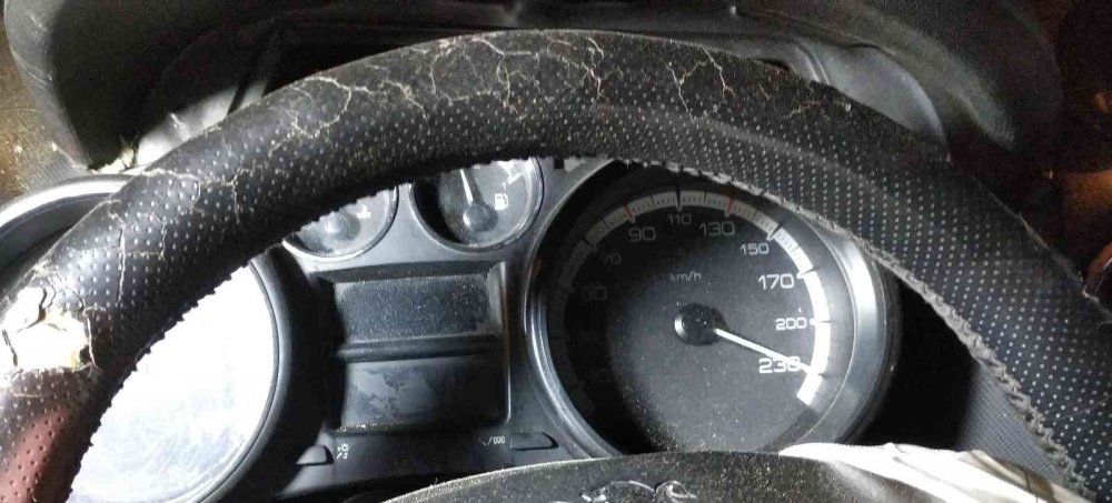 Konya-Aksaray Yolunda Direğe Çarpan Arabanın Hız Kadranı 230’da Takılı Kaldı: 3 Ölü, 3 Yaralı