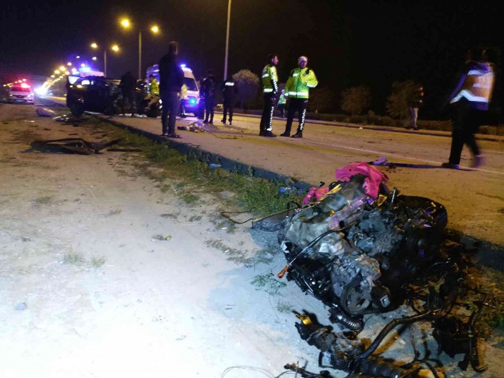 Konya-Aksaray Yolunda Direğe Çarpan Arabanın Hız Kadranı 230’da Takılı Kaldı: 3 Ölü, 3 Yaralı