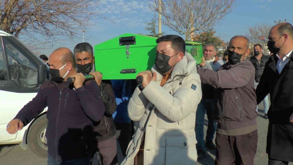 Konya'daki Kazada Yaşamını Yitiren Aynı Aileden 3 Kişi Toprağa Verildi