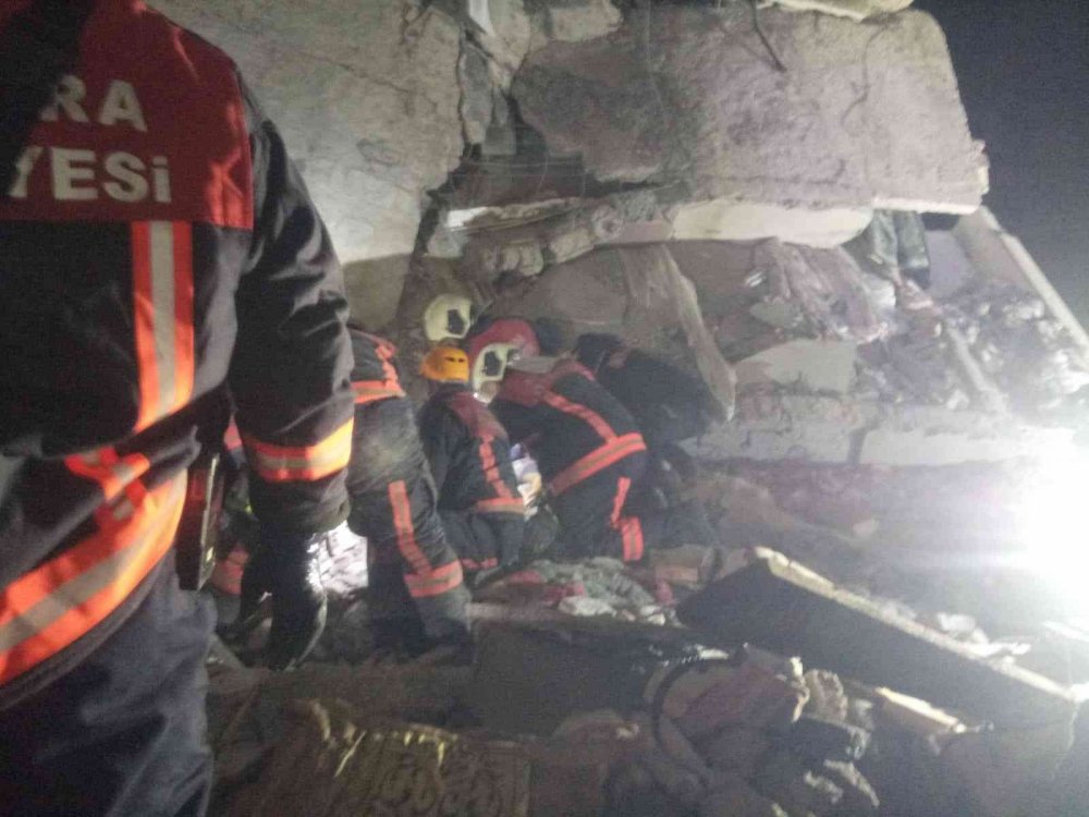 Ankara’da Bir Binadaki Patlamada, 3’ü Ağır 4 Kişi Yaralanırken 2 Kişi Öldü