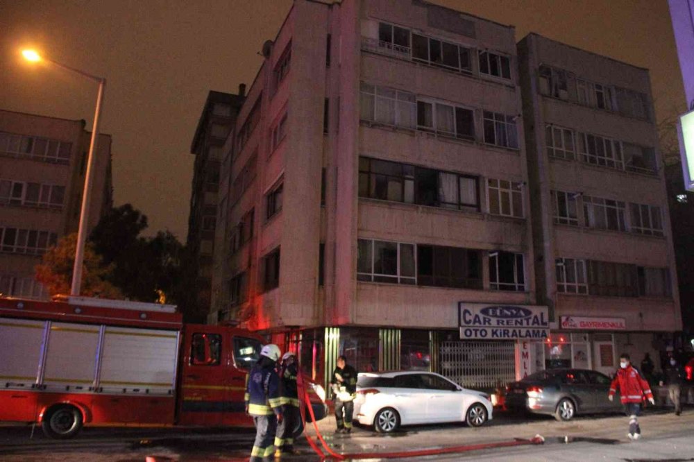 Konya’da 5 Katlı Binada Yangın Paniği