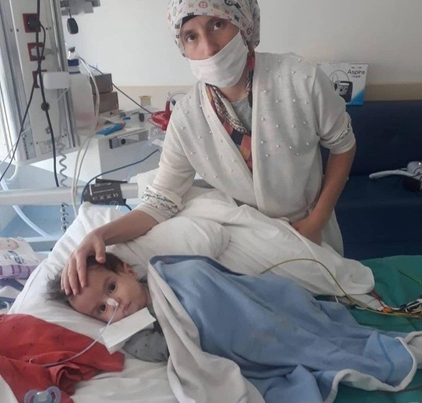 Çocuğunun Hastalığına Dayanamayıp Yaşamına Son Veren Anne Son Yolculuğuna Uğurlandı