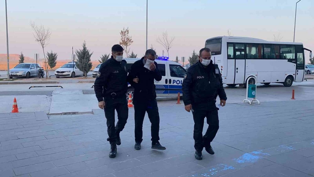 Aksaray'da 65 yaşındaki koca eşini bıçakladı, bıçağın kırılan parçası göğsünde kaldı