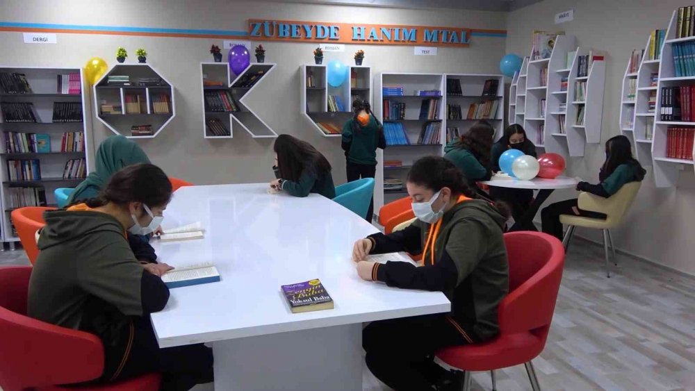 Emine Erdoğan’ın Himayesindeki Projede Kütüphanesiz Okul Kalmayacak