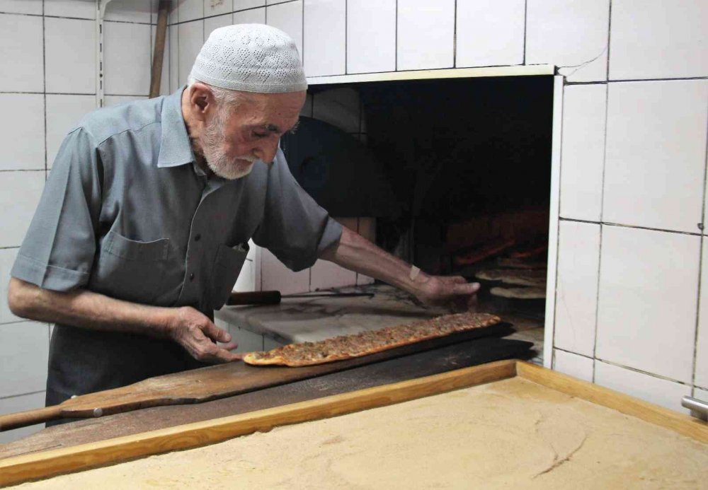65 Konya'da Etliekmek Ustası 65 Senedir Lezzete Kürek Uzatıyor lezzete kürek uzatıyor