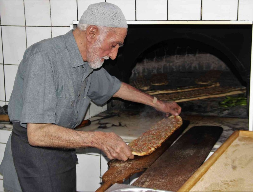 65 Konya'da Etliekmek Ustası 65 Senedir Lezzete Kürek Uzatıyor lezzete kürek uzatıyor