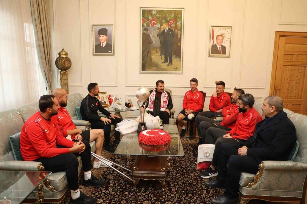 Ampute Milli Takımı’na Coşkulu Karşılama