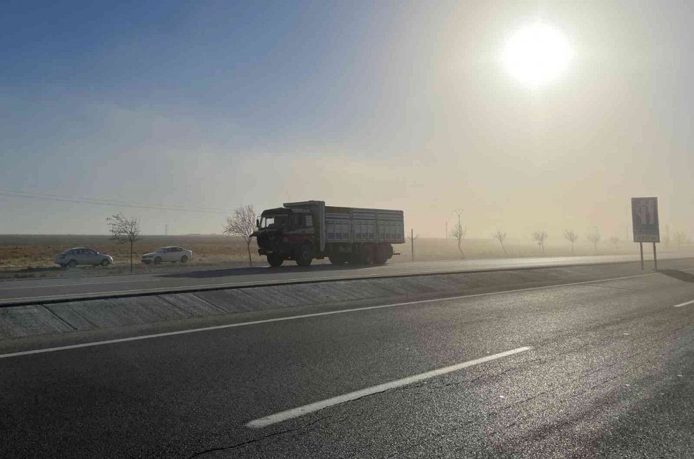 Konya-Aksaray Karayolu'nda Kamyonla Otomobil Çarpıştı: 2 Ölü, 1 Yaralı