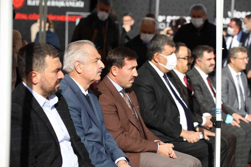 Konya’da “Var Olmanın Dijital Yolculuğu” Sanat Sergisi açıldı