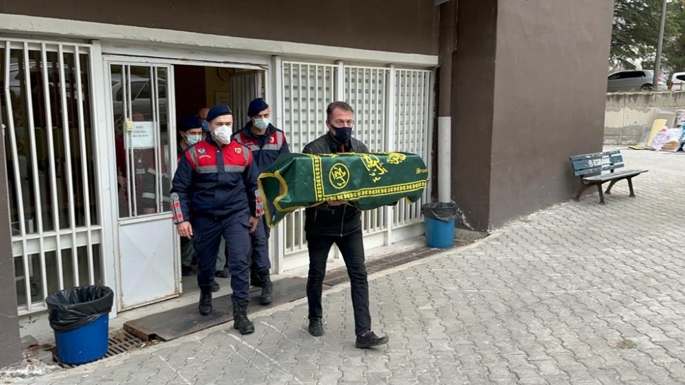 Çöplükte cesedi bulunan kız bebeğe ilişkin acı gerçek otopsi raporuyla ortaya çıktı