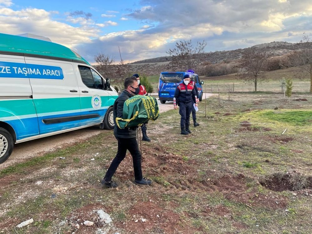 Çöplükte cesedi bulunan kız bebeğe ilişkin acı gerçek otopsi raporuyla ortaya çıktı