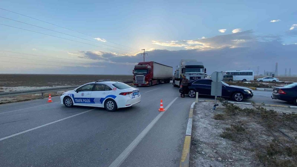 Konya-Aksaray Yolunda Kum Fırtınası Zincirleme Kazaya Sebep Oldu: 7 Yaralı