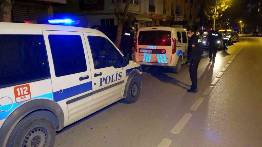 Alkollü sürücü önce küfürler etti, üzeri aranınca “Ama ayıp ediyorsun” dedi