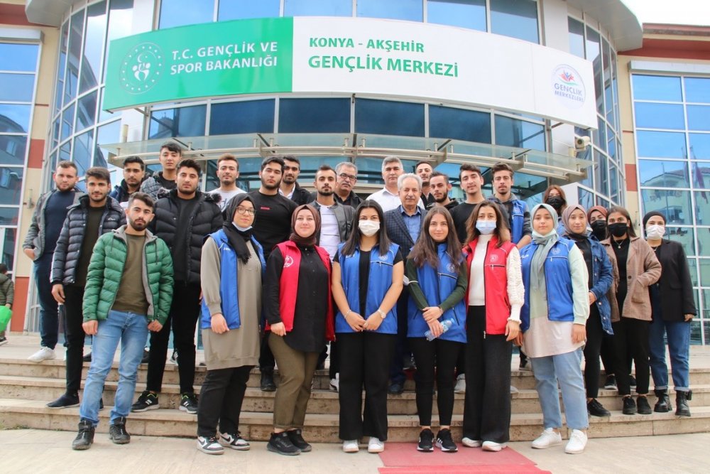 Salih Akkaya: "Gençler Ülkemizin Dinamik Gücüdür"