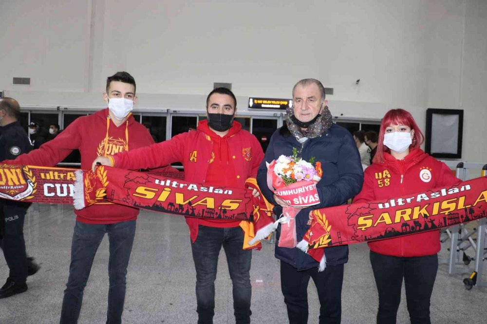 Galatasaray’a Sivas’ta oldukça coşkulu karşılama