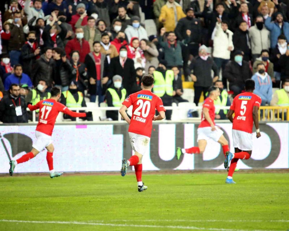 D.G. Sivasspor: 1- Galatasaray: 0 (Maç sonucu)