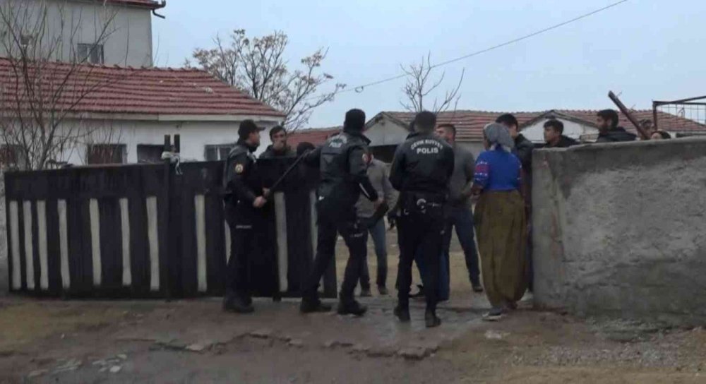 Aksaray'da "Köpek yumurtaları yedi" kavgasının 3. gününde ortalık savaş alanına döndü