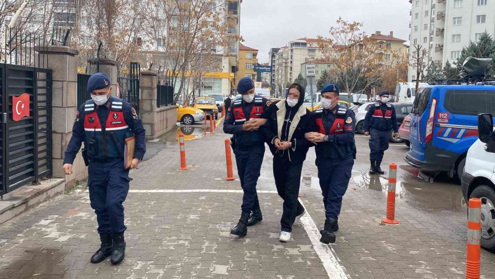 Aksaray Güzelyurt'ta kuzine soba içinden uyuşturucu çıktı